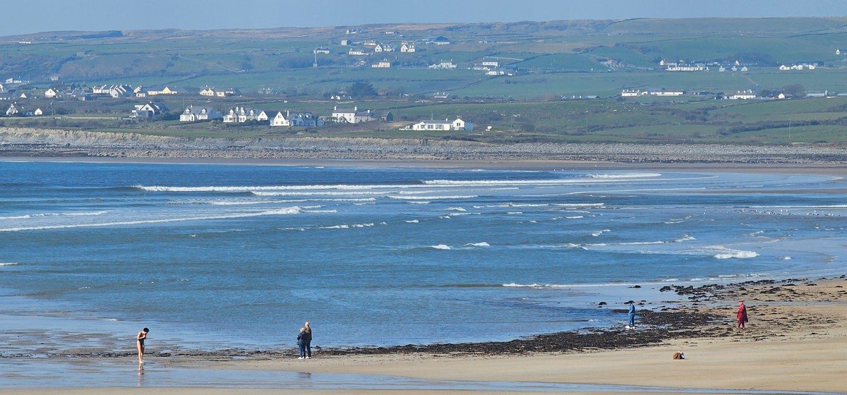 small clean waves with no surfers at the north end of the beach